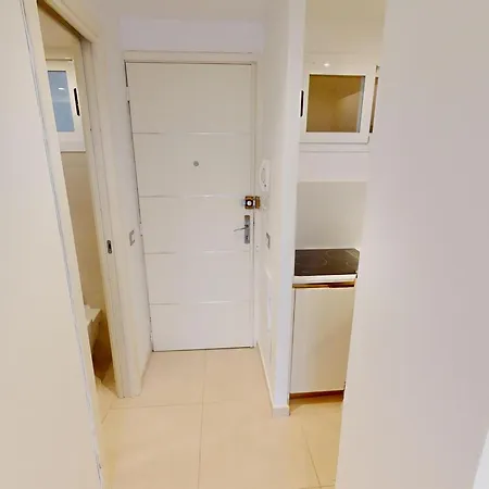 Moderne Climatise, Balcon Et Vue - Fr-1-196-214 Mentona